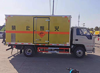 江孜爆破器材运输车
